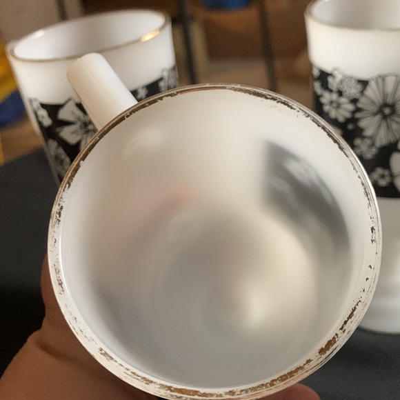 Vintage pedestal milk glass coffee cups set of 4 - Picture 2 of 6